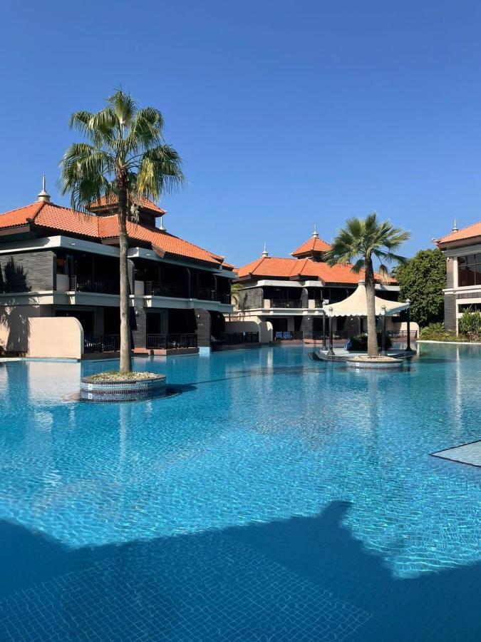 Luxurious 2 Bedroom Apartment In Anantara Hotel And Residences Дубай Екстер'єр фото